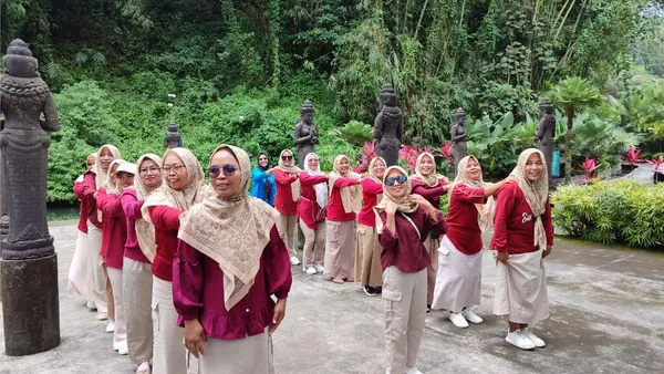 Acara bebas: Menikmati keindahan kolam renang Maheswari yang estetik dan airnya yang jernih