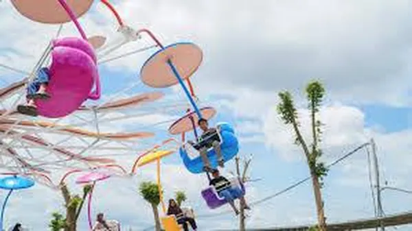 Gerbang masuk utama Blitar Park: Destinasi wisata sekolah terpopuler di Kota Blitar
