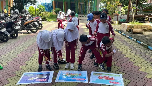 Kegiatan fun games outbound untuk melatih kerjasama tim di area Suncity