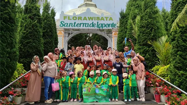 Keindahan taman bunga San Terra dengan ribuan koleksi flora dari berbagai jenis