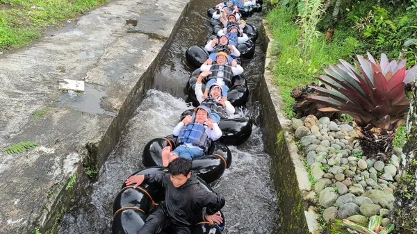 Paket Tour Solo-Karanganyar Nila Productions: Perpaduan sempurna religi, petualangan, dan alam