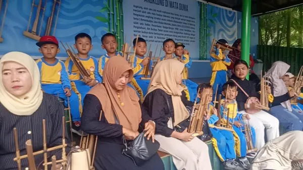 Pengalaman berkesan naik kereta api yang memberikan wawasan baru bagi para siswa